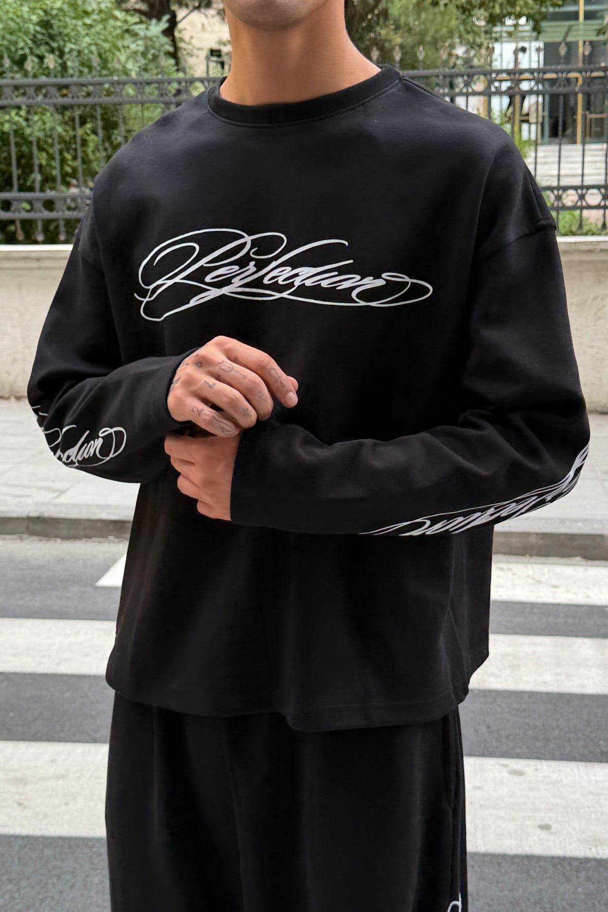 Curved Printed Boxy Fit Long-Sleeve