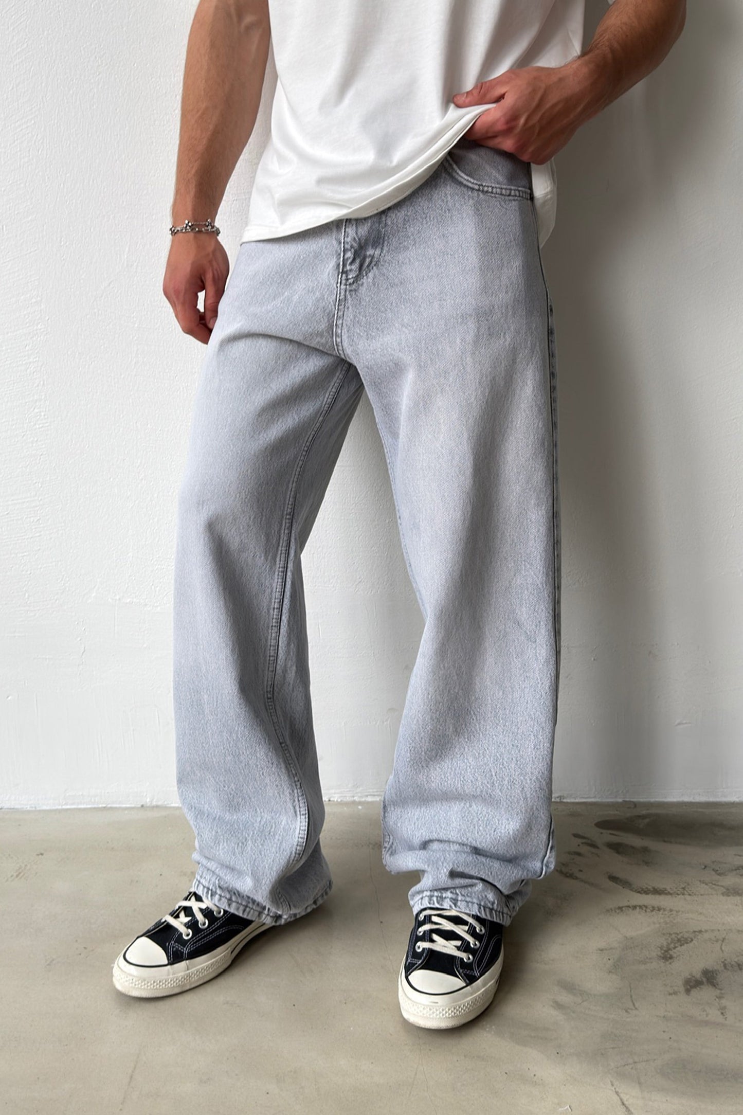 Washed Baggy Jeans