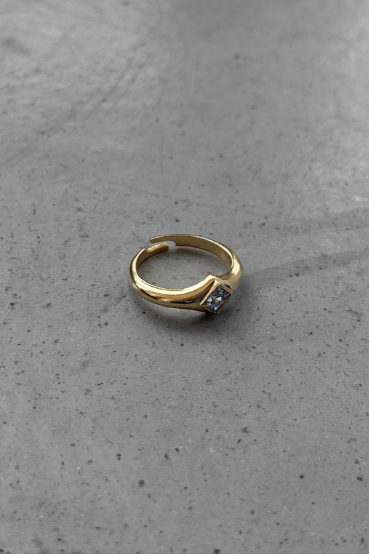 Zyra Ring