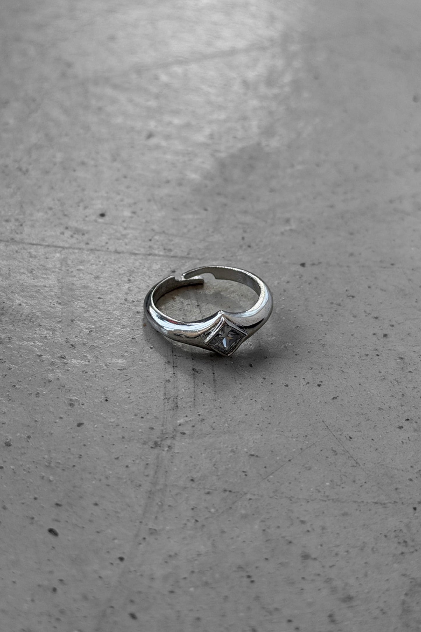 Zyra Ring